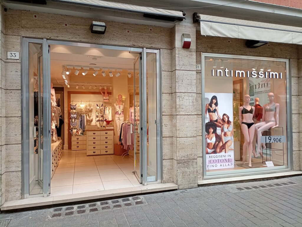 Clothing store Intimissimi, Terni, photo