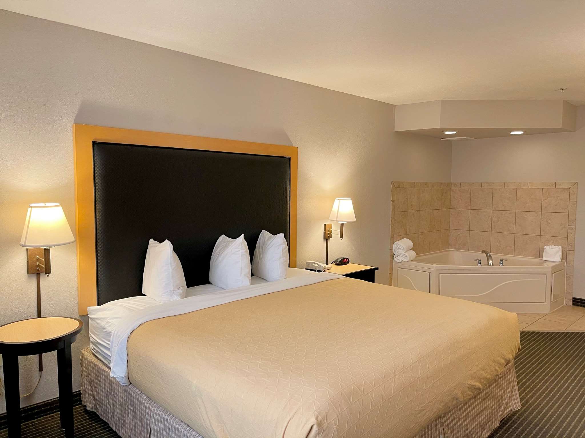 Фото Holiday Inn Express & Suites Zion by IHG