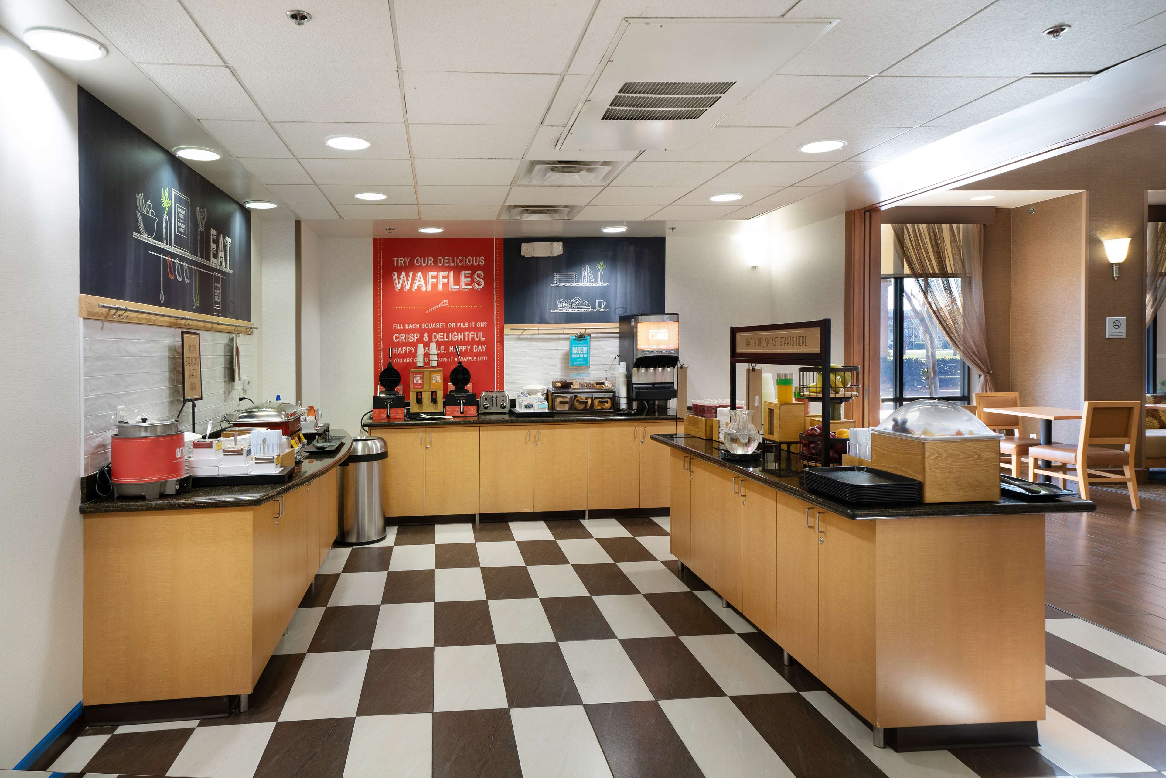 Фото Hampton Inn And Suites Madera