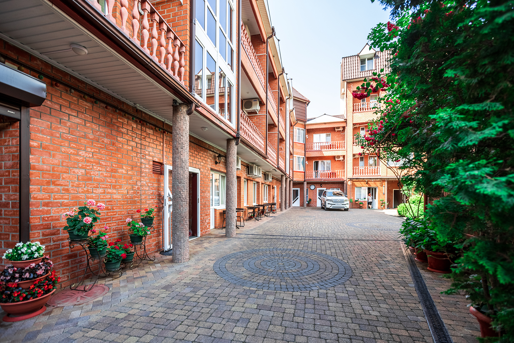 Фото отеля 2