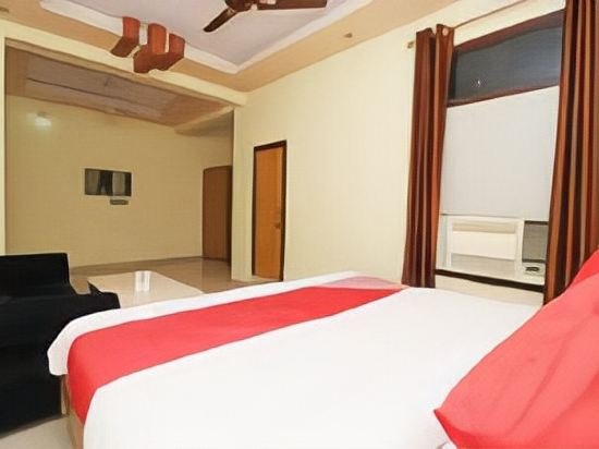 Фото Oyo 12775 Bharat Plaza