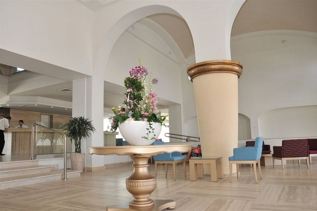 Фото Radisson Beach Resort Larnaca