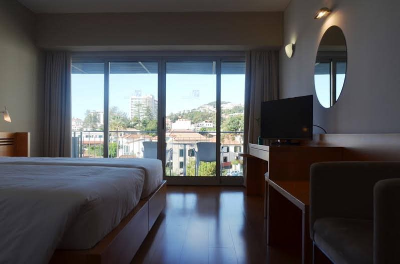 Фото Madeira Bright Star Hotel