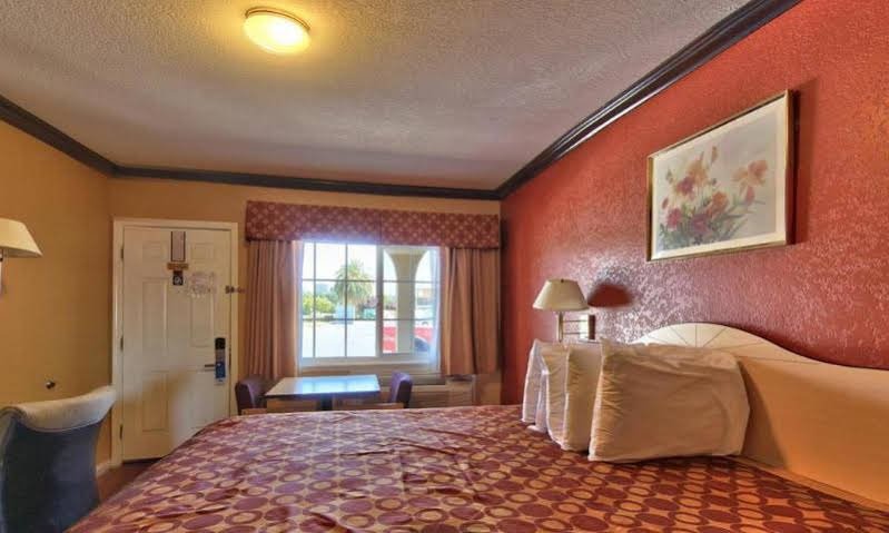 Фото Rodeway Inn Capitol