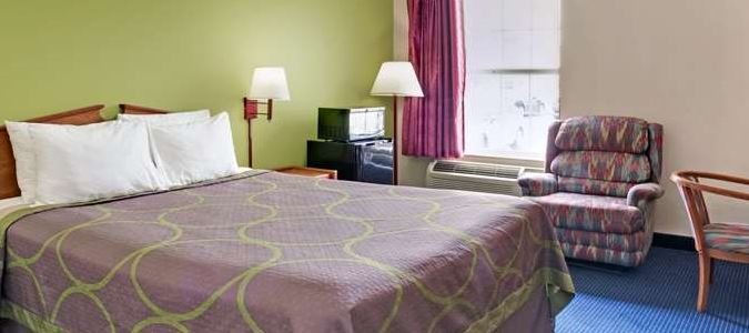 Фото Super 8 by Wyndham Louisville/Expo Center