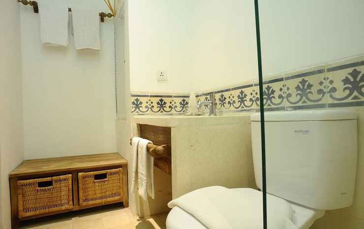 Фото Adhisthana Hotel