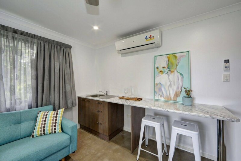 Гостиница 12th Tee Bed and Breakfast