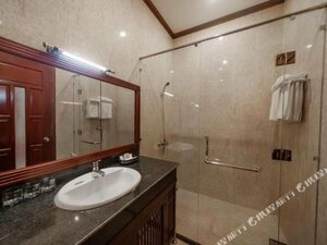 Гостиница Ban Thach Riverside Hotel & Resort