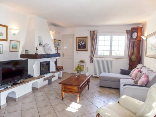 Гостиница Holiday Home Carpe Diem в Рокебрюне-сюре-Аржане