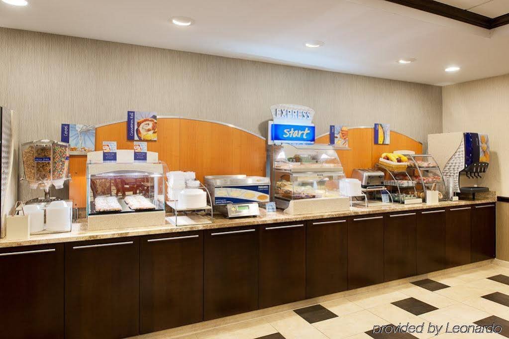 Фото Holiday Inn Express Philadelphia Airport, an Ihg Hotel