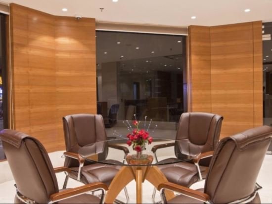 Фото Hotel Rezaas