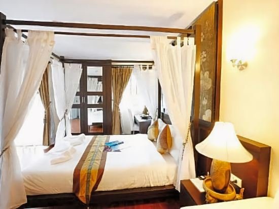 Фото Mirth Sathorn Hotel