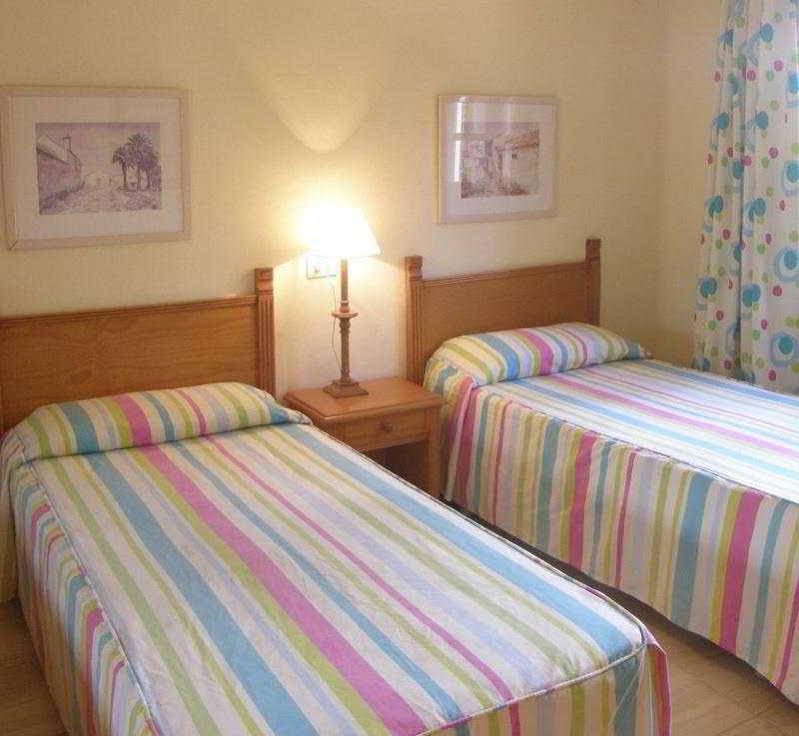 Фото R2 Bahía Kontiki Beach Apartments