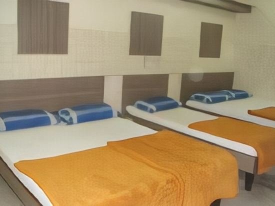 Фото Mannars Deluxe Lodge