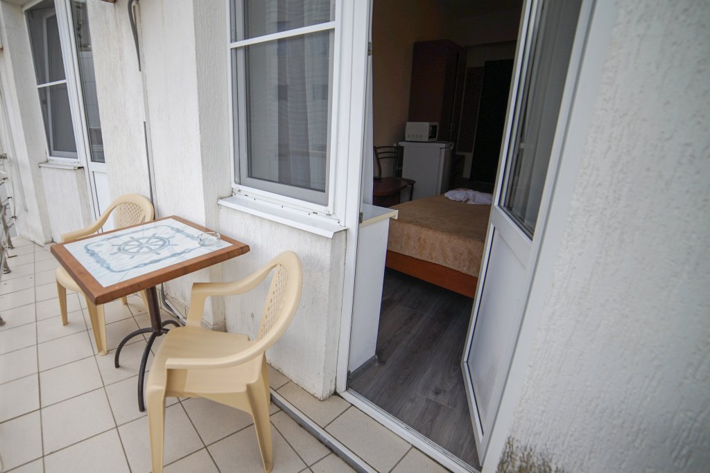 Фото Априори