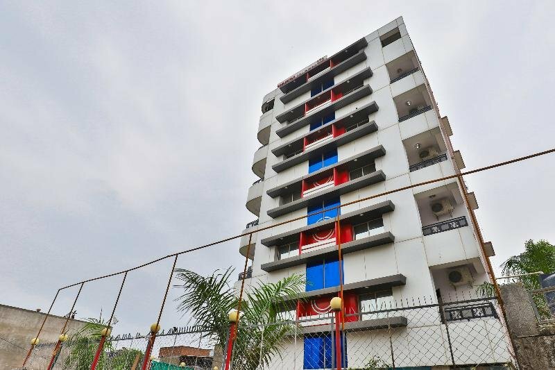 Гостиница Oyo 16826 Hotel Marvel Inn в Ахмадабаде
