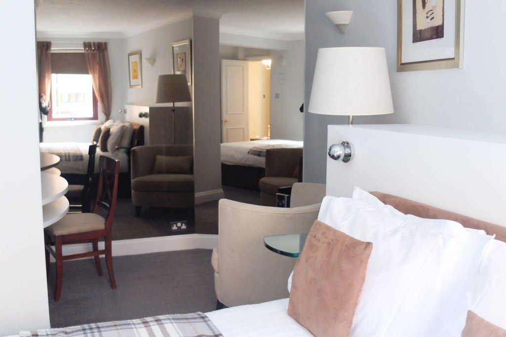 Фото 15 Basil Street