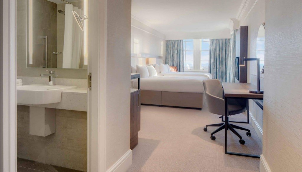 Фото Hilton Edinburgh Carlton