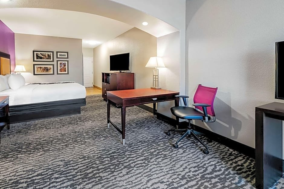 Фото La Quinta Inn & Suites by Wyndham Dfw Airport West Bedford