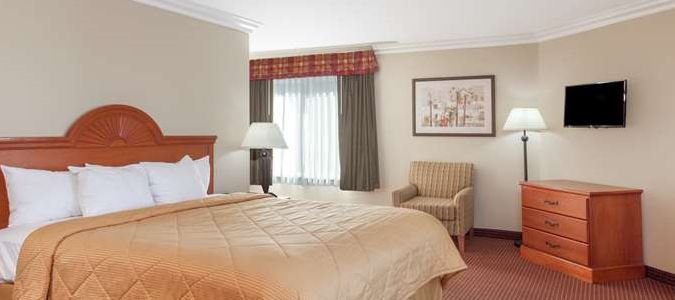 Фото Days Inn by Wyndham Carlsbad