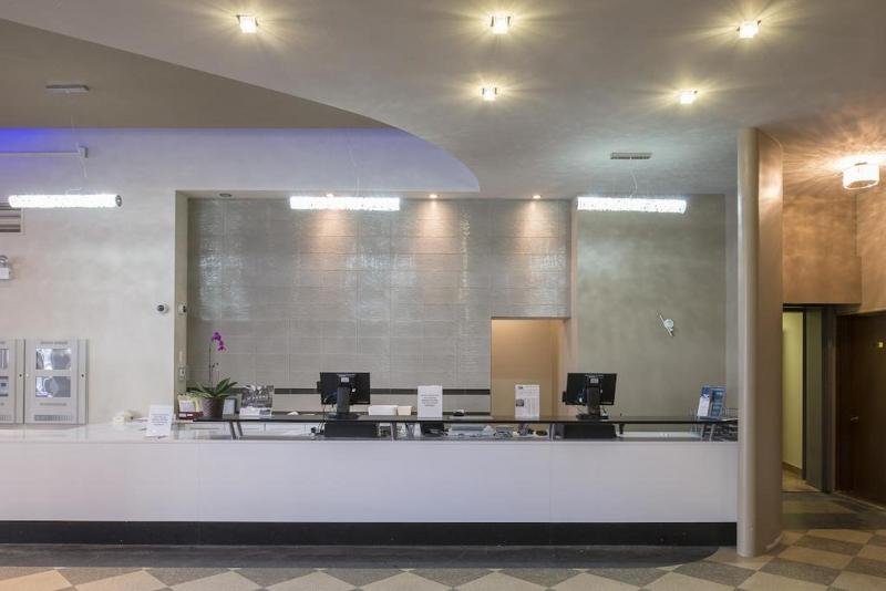 Фото Travelodge by Wyndham Downtown Chicago