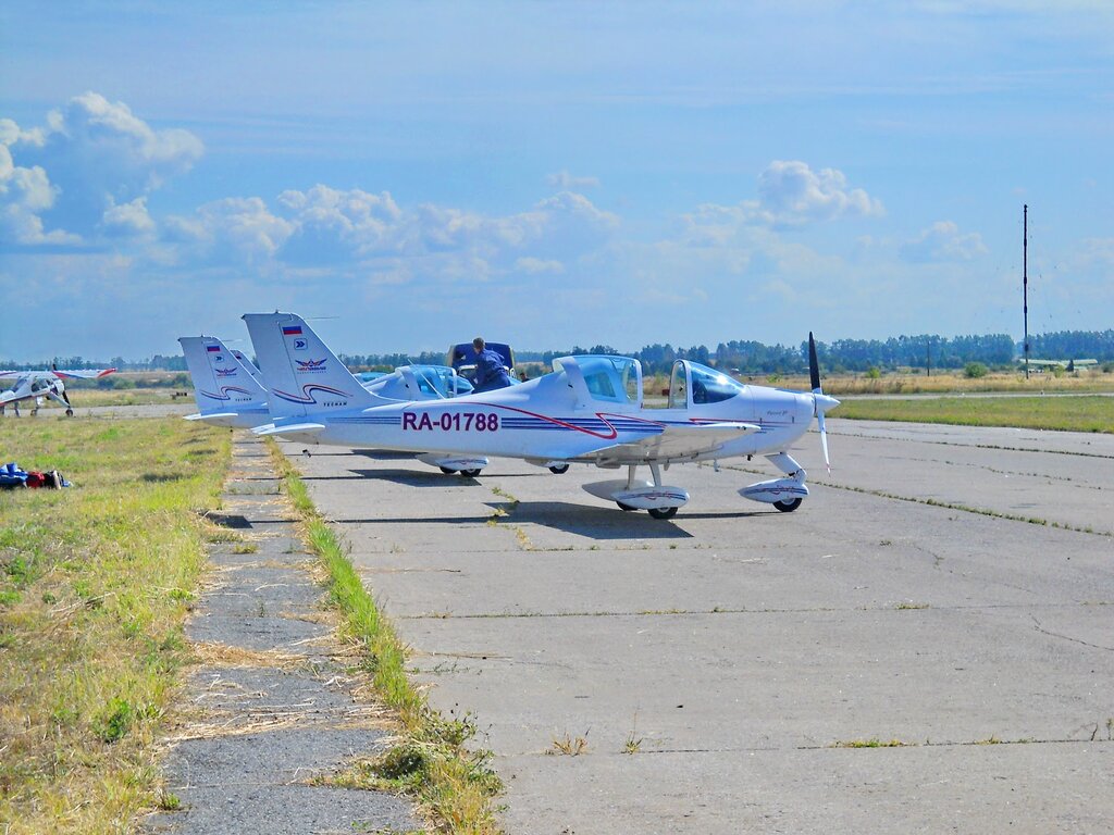 Әуежай Аэропорт Ульяновск-Восточный, Ульяновск облысы, фото