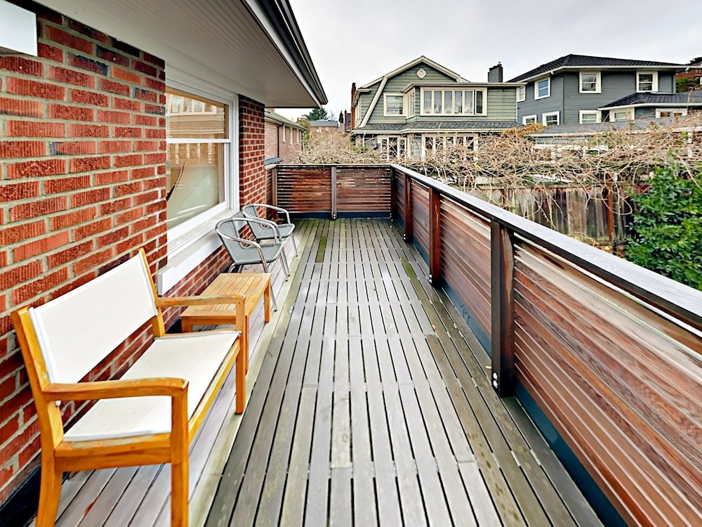 Фото 346 West Kinnear Place Home by RedAwning