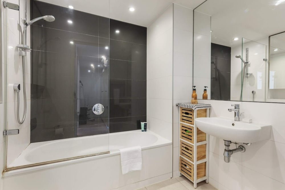 Фото Bright New 1 Bedroom Flat in Elephant and Castle