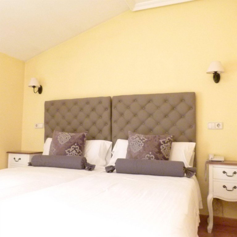 Фото Apartamentos Hospederia de los Reyes