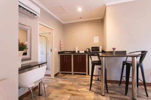 Фото Lavenders At Constantia Guest