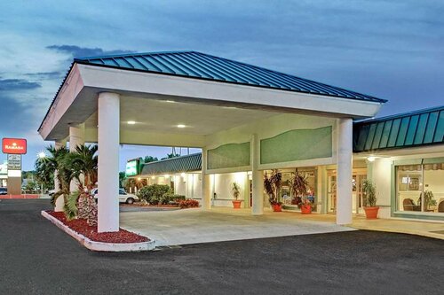 Гостиница Ramada by Wyndham Sarasota Waterfront в Сарасоте