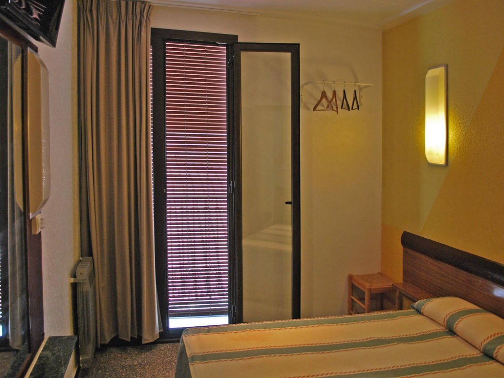 Фото Hostal Radio