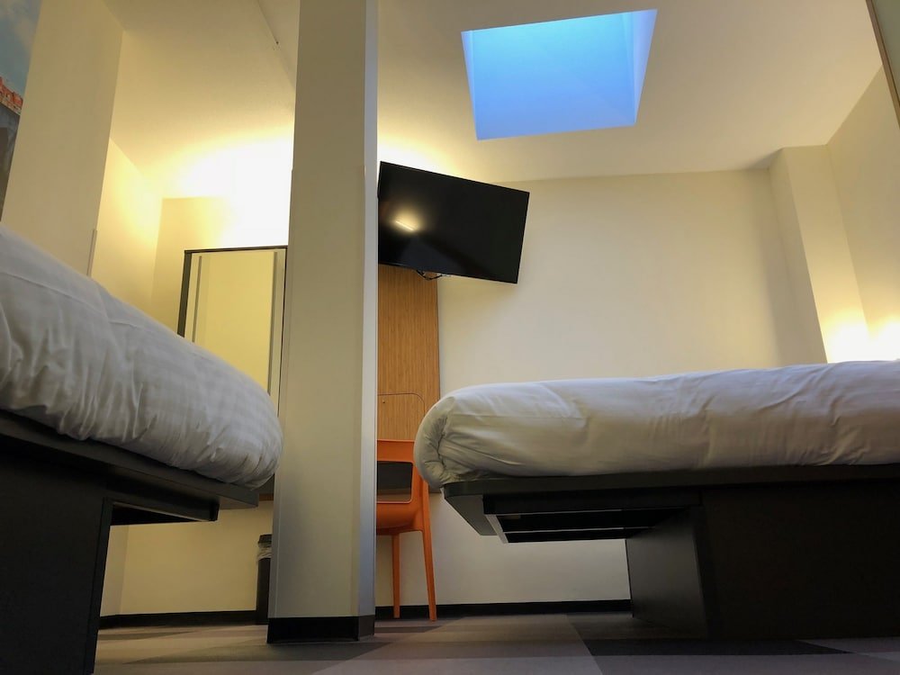 Фото EasyHotel Maastricht City Centre