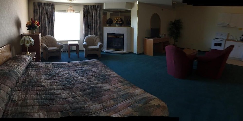 Фото Western Budget Motel Whitecourt 3