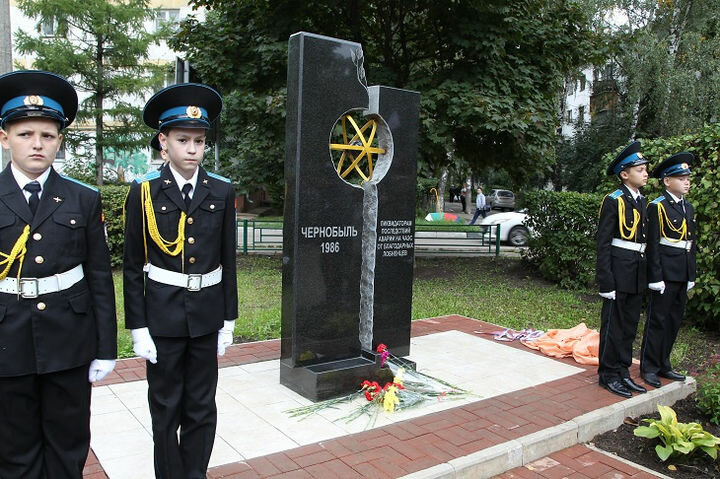 Monument, memorial Ликвидаторам аварии на Чернобыльской АЭС, Lobnja, photo