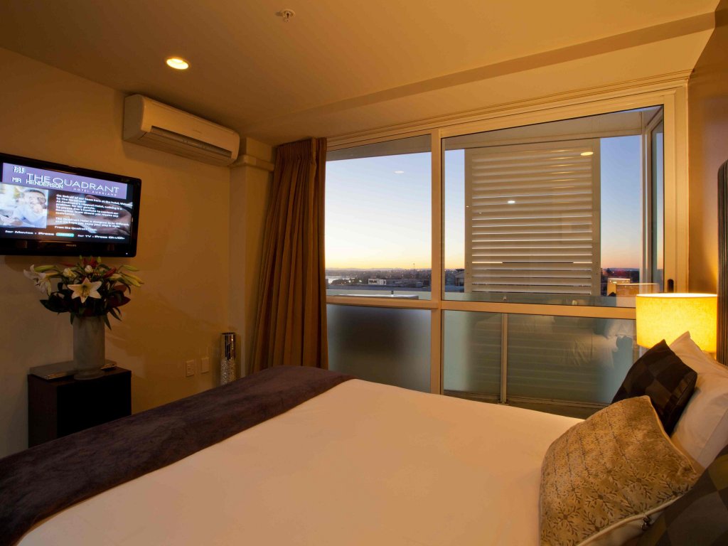 Фото The Quadrant Hotel & Suites