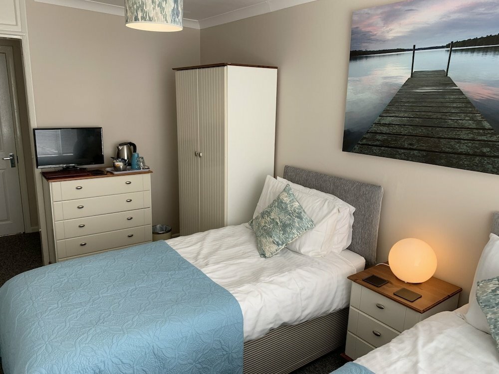 Hotel The Chestnuts Guest House, England, photo