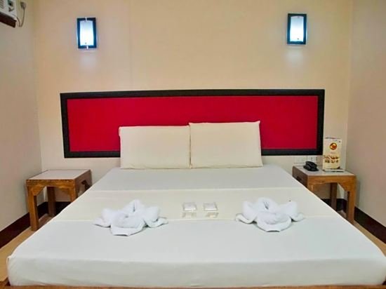 Фото Asiatel Hotel, Sta. Rosa, Laguna
