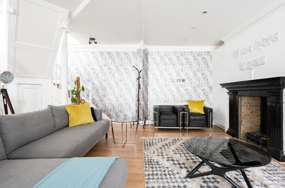 Фото The Hyde Park Mansion Place - Lovely 3bdr Flat