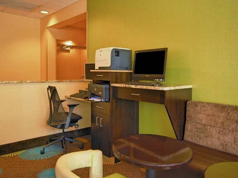 Фото Hampton Inn Clinton