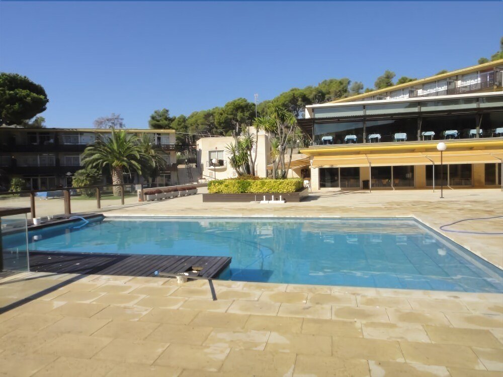 Фото Aparthotel Comtat Sant Jordi