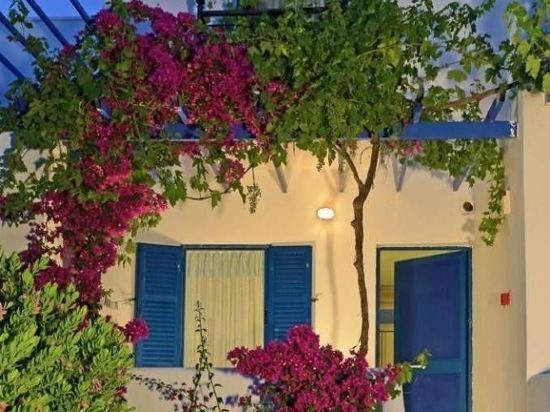 Фото Spanos Apartments