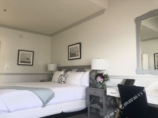 Фото Blue Lantern Inn, A Four Sisters Inn