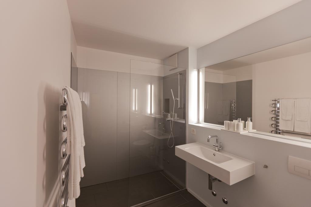 Фото Baseltor Hotel & Restaurant