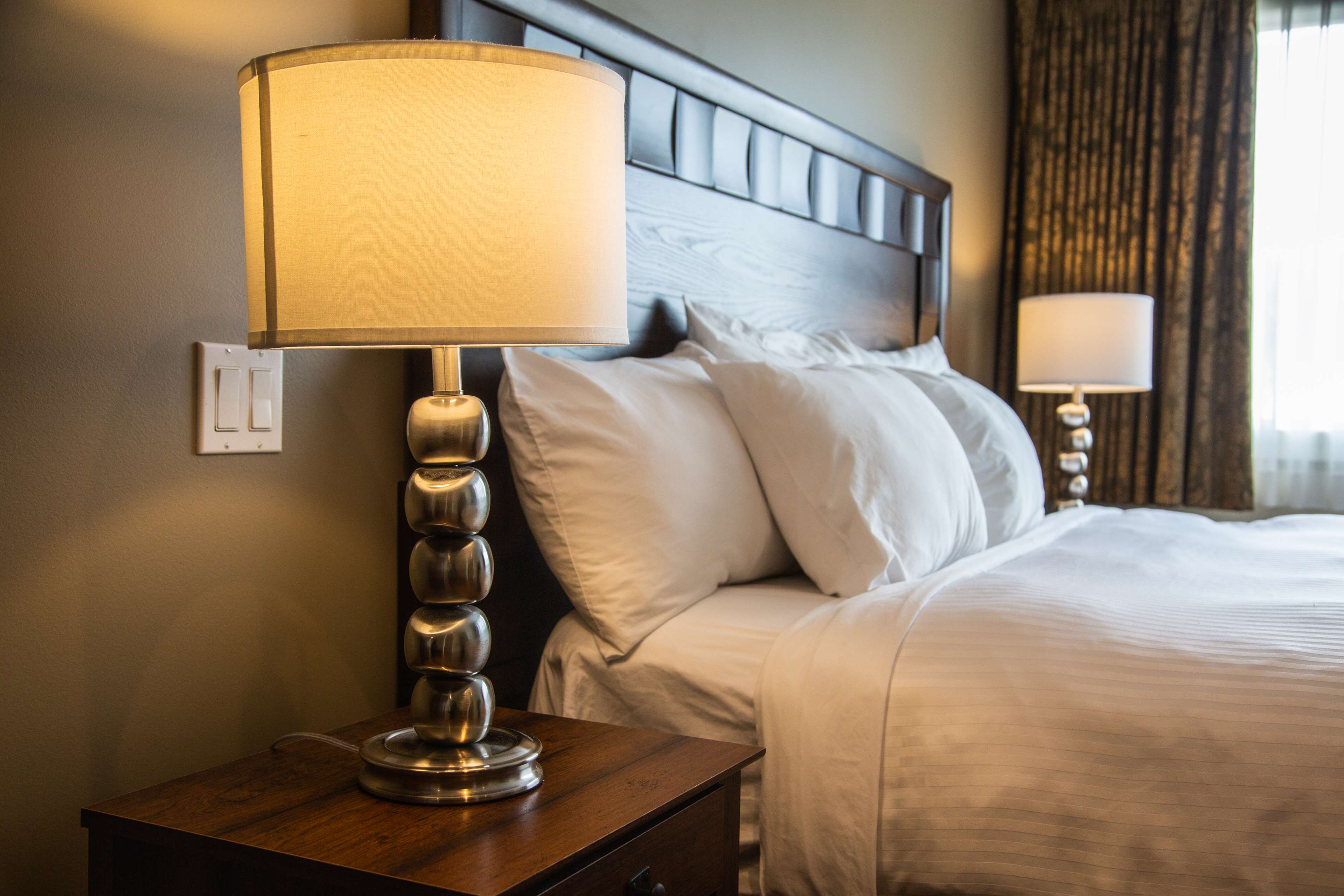 Фото Prestige Hudson Bay Lodge & Conference Centre