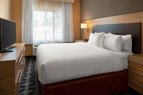 Гостиница TownePlace Suites by Marriott Fresno Clovis в Кловисе