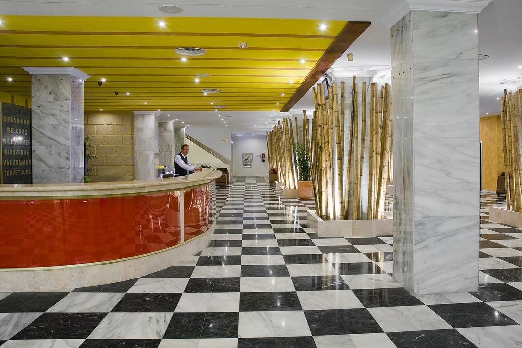 Фото Apartamentos Pirámides