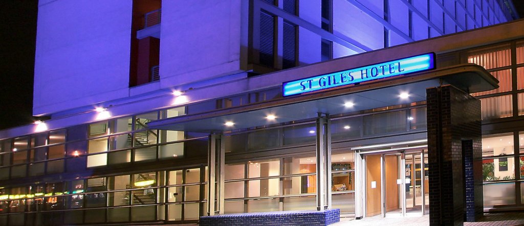 Фото St Giles Heathrow Hotel