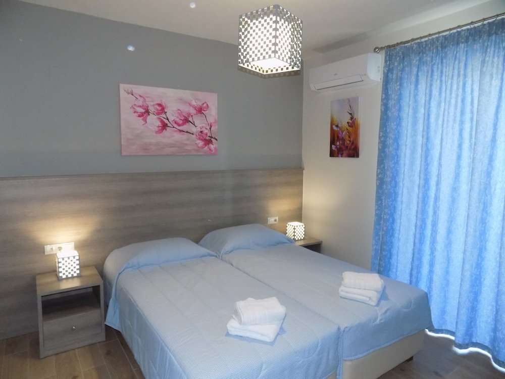 Фото Eirini & Manolis Apartments