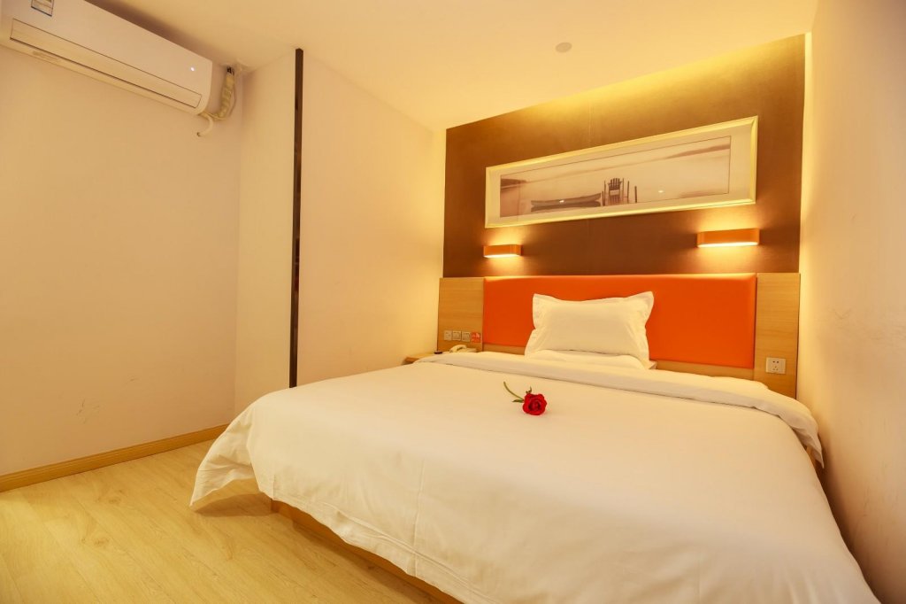 Фото 7Days Premium Chengdu Railway East Station Branch